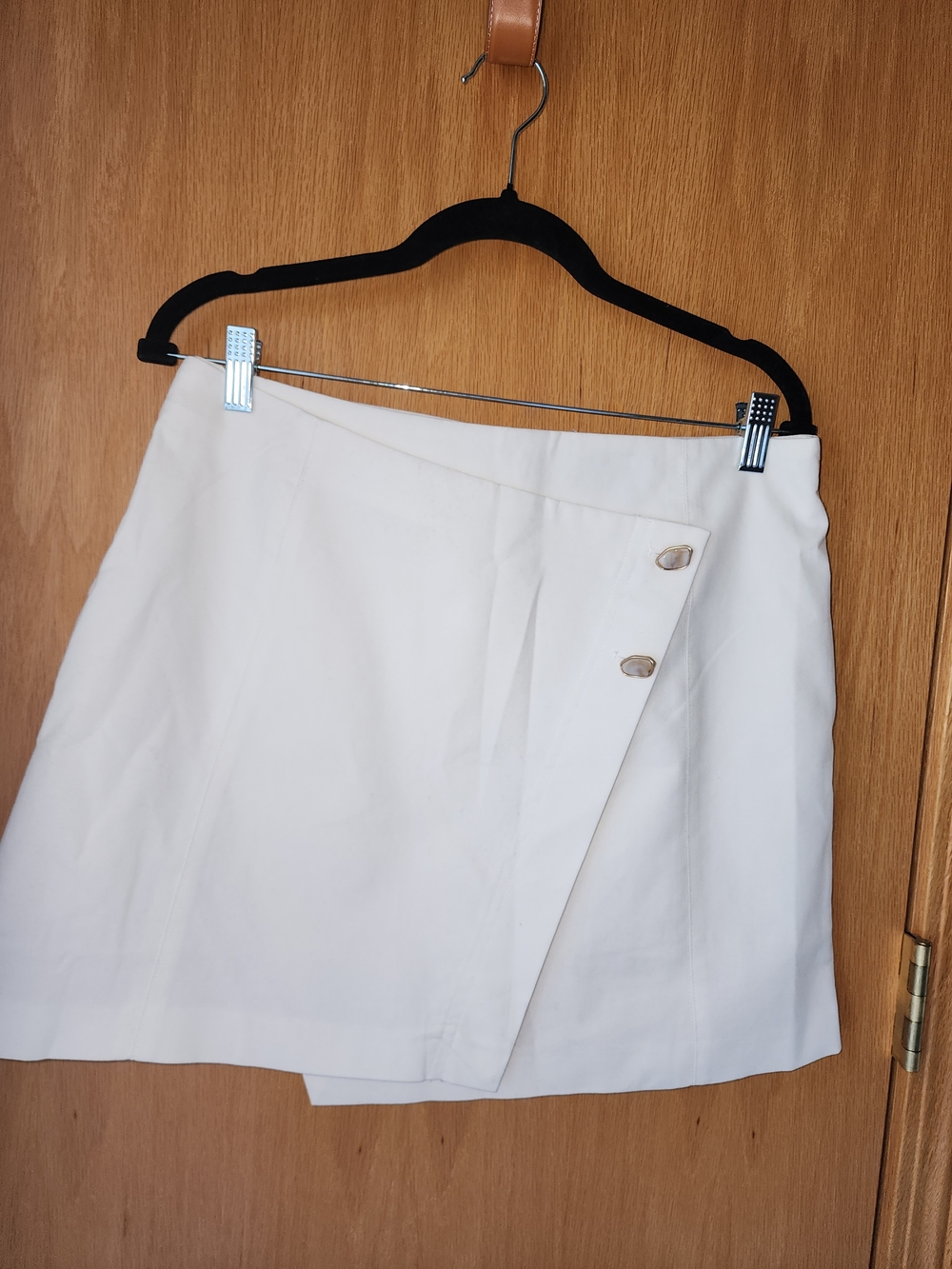 NWT $31 Commense Cream Asymmetric Mini Skirt with Gold Accent Buttons Large - Picture 5 of 10